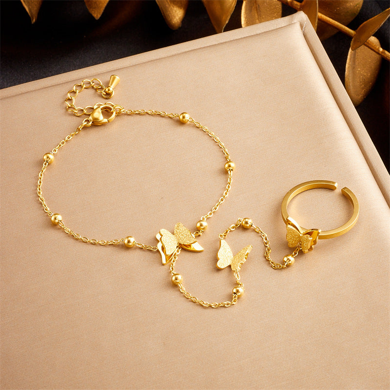 Titli Handchain