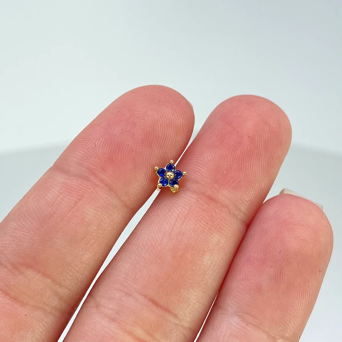 Nukta stud